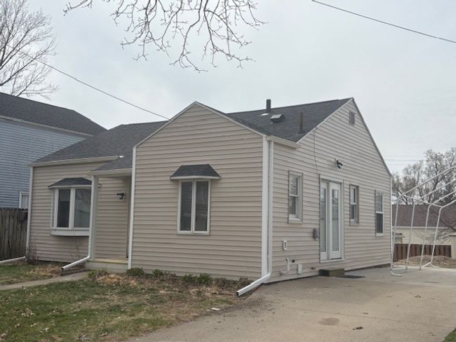 537 W 9 Th St N, Home with 2 bedrooms, 1 bathrooms and null parking in Newton IA | Image 23