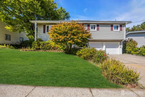 17 Heather Dr, Old Bridge, NJ, 08857-2228 | Card Image