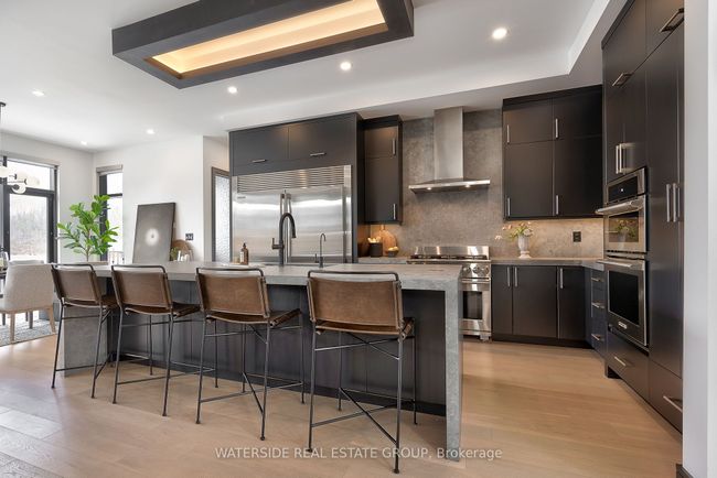381 7 Th Rd E, House other with 4 bedrooms, 5 bathrooms and 35 parking in Stoney Creek ON | Image 5