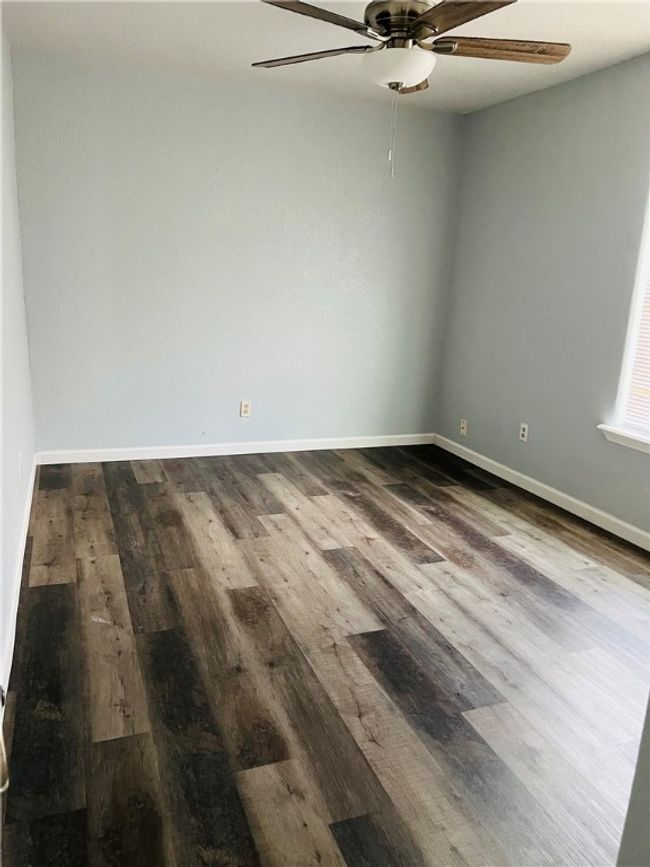 917 Corazan St, House other with 3 bedrooms, 2 bathrooms and null parking in Alice TX | Image 11