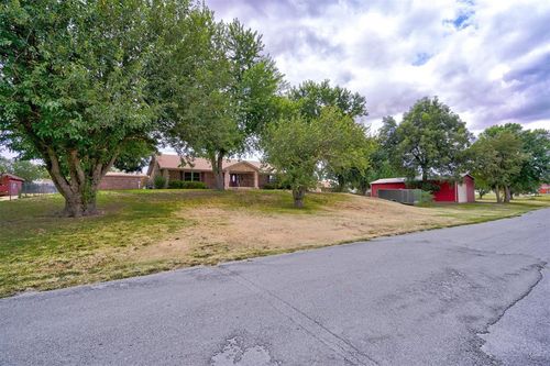 324 S 4th St, Cyril, OK, 73029 | Card Image