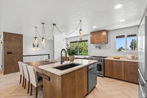 1351 E 400 S, Fruit Heights, UT, 84037-6814 | Card Image