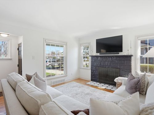 2115 Mcdonald Ave, Royal Oak, MI, 48073-5008 | Card Image