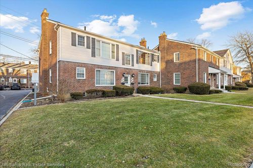 23217 Edsel Ford Ct, Saint Clair Shores, MI, 48080-2570 | Card Image