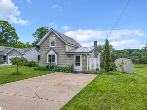 446 Whaley St, Cadillac, MI, 49601-2570 | Card Image