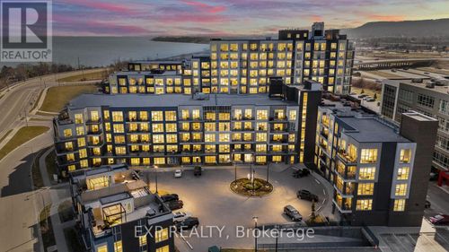 209-10 Concord Pl, Grimsby, ON, L3M0G6 | Card Image