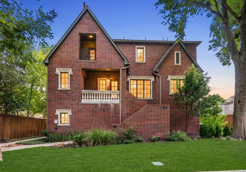 4-210 Arcadia Pl, San Antonio, TX, 78209-5883 | Card Image
