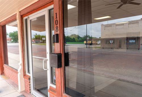 108 E Clark St, Bartlett, TX, 76511-4150 | Card Image