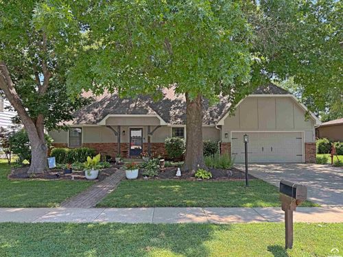 2708 Lockridge Dr, Lawrence, KS, 66047-3931 | Card Image