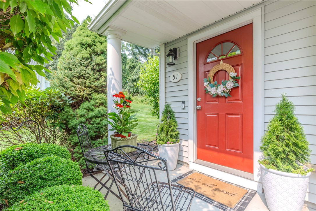 Berm Dr, Cumberland, RI 02864