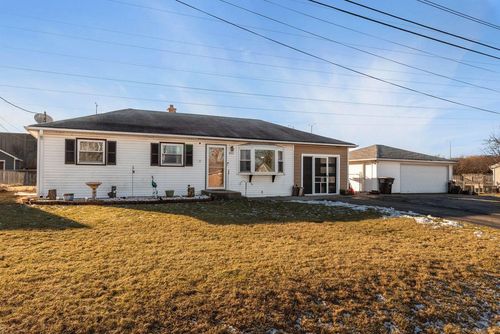 8527 W Allerton Avenue, Greenfield, WI, 53228 | Card Image