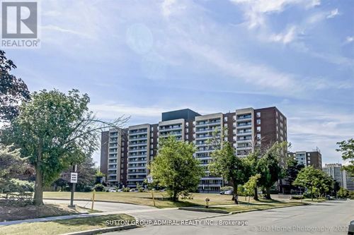 902-25 4 Winds Dr, North York, ON, M3J1K8 | Card Image