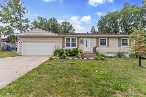 3486 Albrecht Ave, Akron, OH, 44312-3612 | Card Image