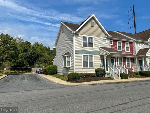 901 Merchant St, COATESVILLE, PA, 19320-3390 | Card Image