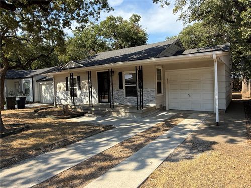 2826 Mcgee St, Fort Worth, TX, 76112-6633 | Card Image