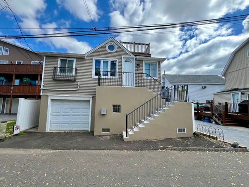 7 Silver St, Milford, CT, 06460-6232 | Card Image