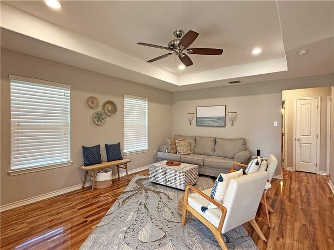 1020 S Live Oak St, House other with 2 bedrooms, 2 bathrooms and null parking in Rockport TX | Image 4