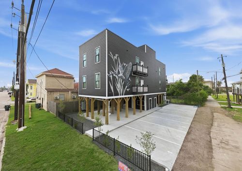 715 28th Street, Galveston, TX, 77550 | Card Image