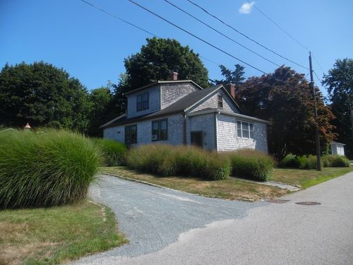 18 Mohill Ave, Swansea, MA, 02777-1521 | Card Image