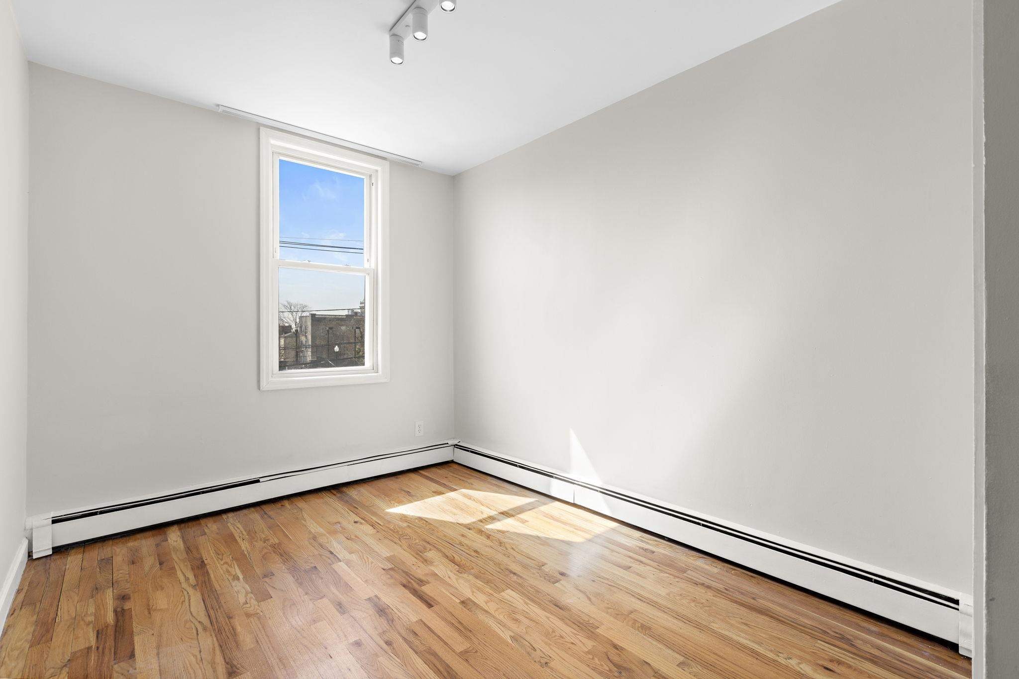 Residential Lease in West New York