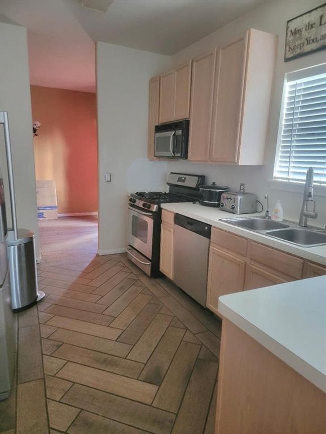 Another view of the kitchen | Image 7