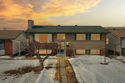 7032 59 Ave, Red Deer, AB, T4P1B7 | Card Image