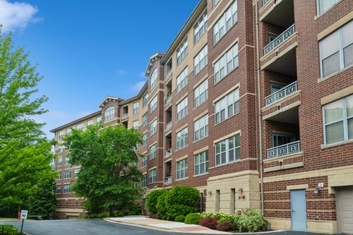 unit-414-9360 Skokie Blvd, Skokie, IL, 60077-5604 | Card Image