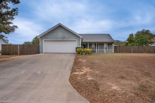 111 Oakridge Dr, Warner Robins, GA, 31093-2142 | Card Image