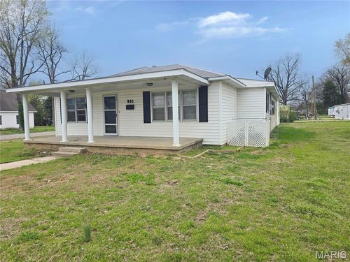 801 N Poplar St, Dexter, MO, 63841-1229 | Card Image