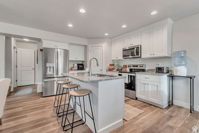 940 N Center St, Townhouse with 3 bedrooms, 3 bathrooms and 2 parking in Santaquin UT | Image 8