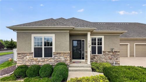 702-2250 Lake Pointe Dr, Lawrence, KS, 66049-9201 | Card Image