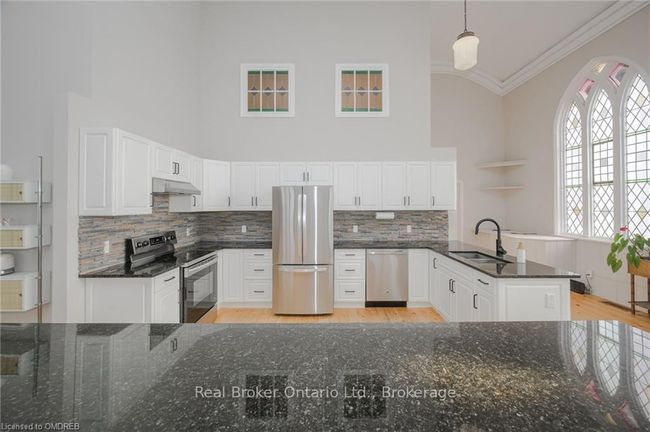 3318 Dundas St, House other with 3 bedrooms, 2 bathrooms and 6 parking in Burlington ON | Image 16