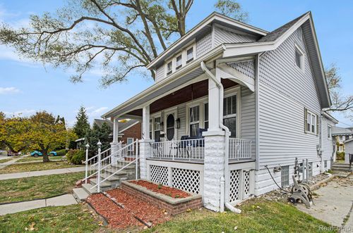 15105 Charles R Ave, Eastpointe, MI, 48021-1550 | Card Image