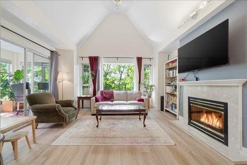309-1550 Fell Ave, North Vancouver, BC, V7P3E7 | Card Image