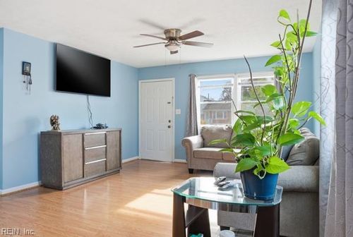 818 Thames Dr, Hampton, VA, 23666-2021 | Card Image