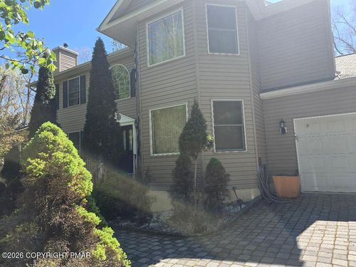 519 Norman Ct, East Stroudsburg, PA, 18302-8664 | Card Image