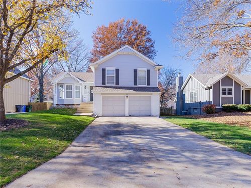 12512 Brougham Dr, Olathe, KS, 66062-5247 | Card Image