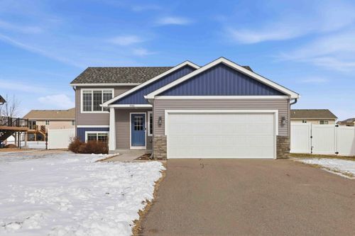 9082 Viking St, Brainerd, MN, 56401-1018 | Card Image