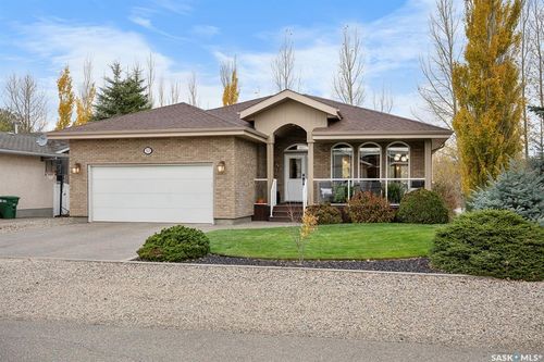 513 Meadow Rd, Pilot Butte, SK, S0G3Z0 | Card Image