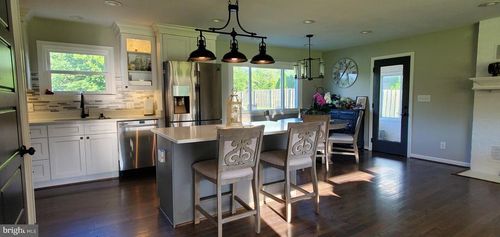6025 Turner Rd, BROAD RUN, VA, 20137-2213 | Card Image
