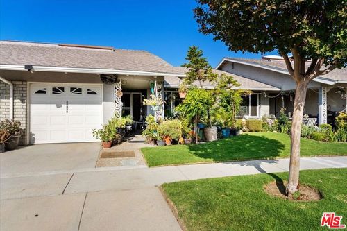 26856 Avenue Of The Oaks, Newhall, CA, 91321-1415 | Card Image