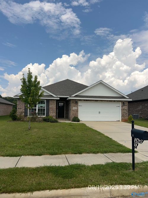52 Sage Oak Dr, Decatur, AL, 35603-7519 | Card Image