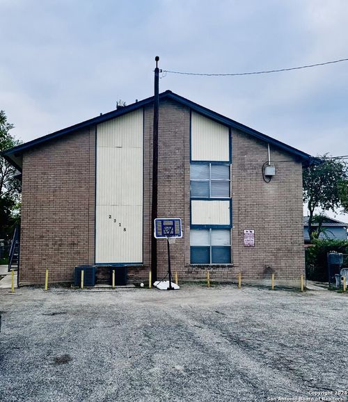 apt-b-2018 Anchor Dr, San Antonio, TX, 78213-1427 | Card Image