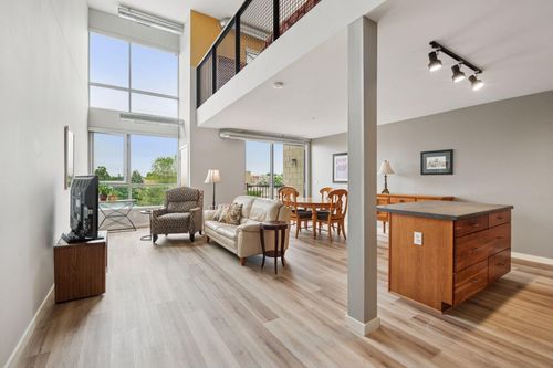 apt-212-1829 3rd Ave S, Minneapolis, MN, 55404-2185 | Card Image