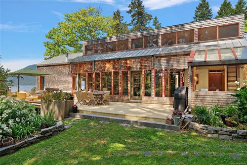 68C Mckenzie Cres, Sidney, BC, V8L5Y7 | Card Image