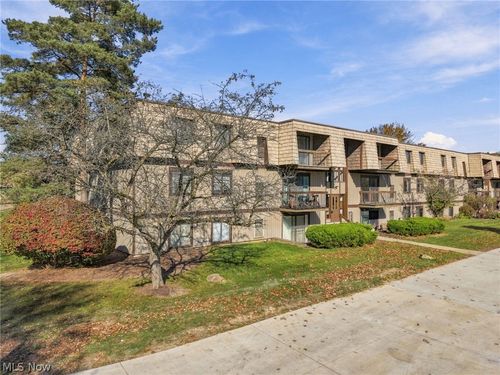k3-9611 Sunrise Blvd, North Royalton, OH, 44133-3437 | Card Image