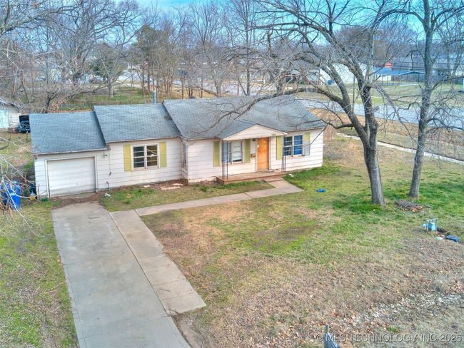 102 N Hayden St, House other with 3 bedrooms, 1 bathrooms and null parking in Chouteau OK | Image 33