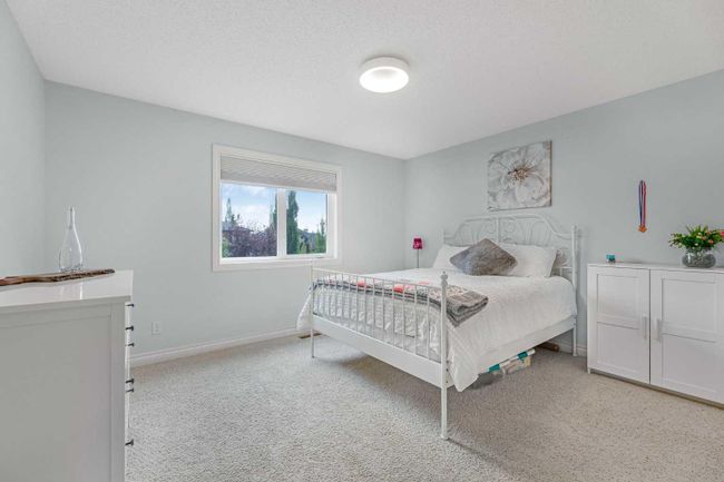 11 Chapala Terrace Se, Home with 4 bedrooms, 3 bathrooms and 4 parking in Calgary AB | Image 13