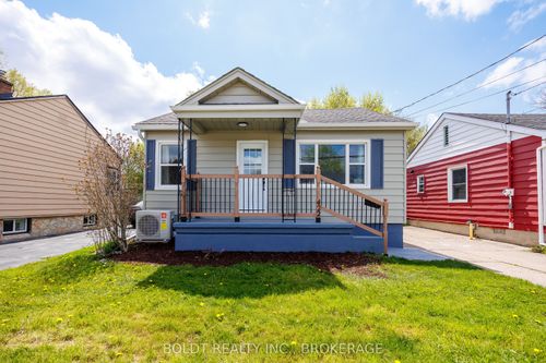 422 Welland Ave, St. Catharines, ON, L2M5T8 | Card Image