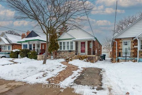 11 Fairside Ave, East York, ON, M4C3G8 | Card Image